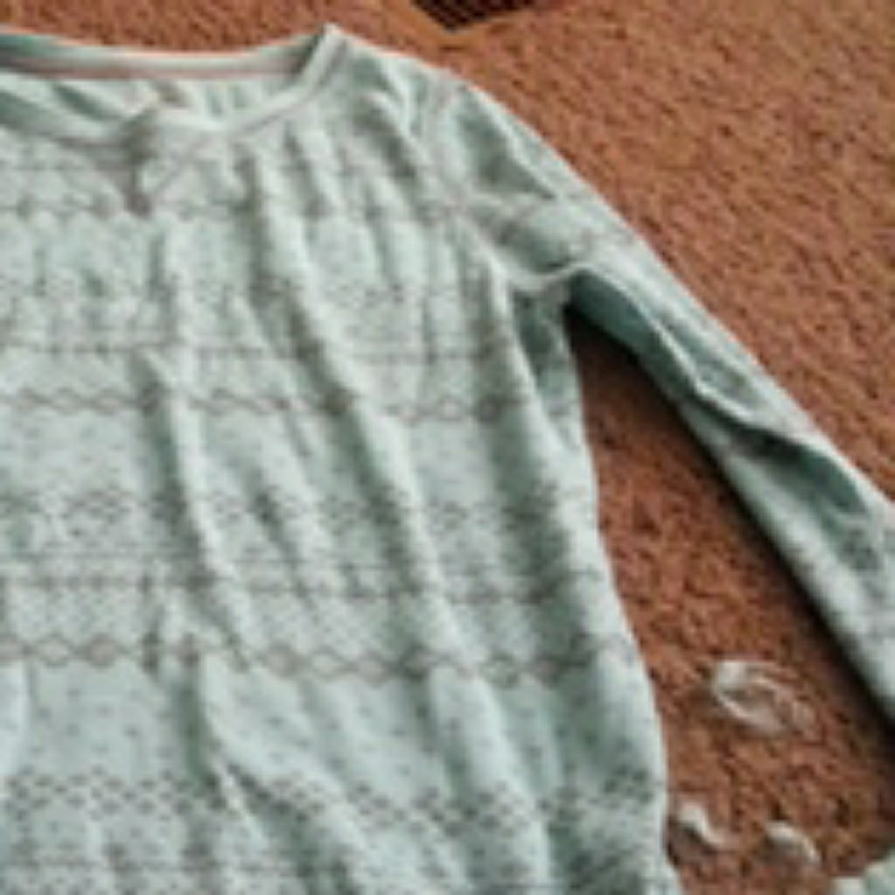 A long sleeve shirt